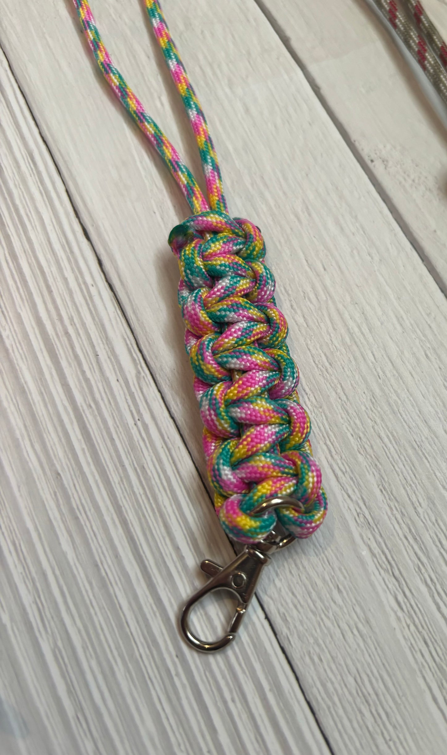 Paracord lanyard