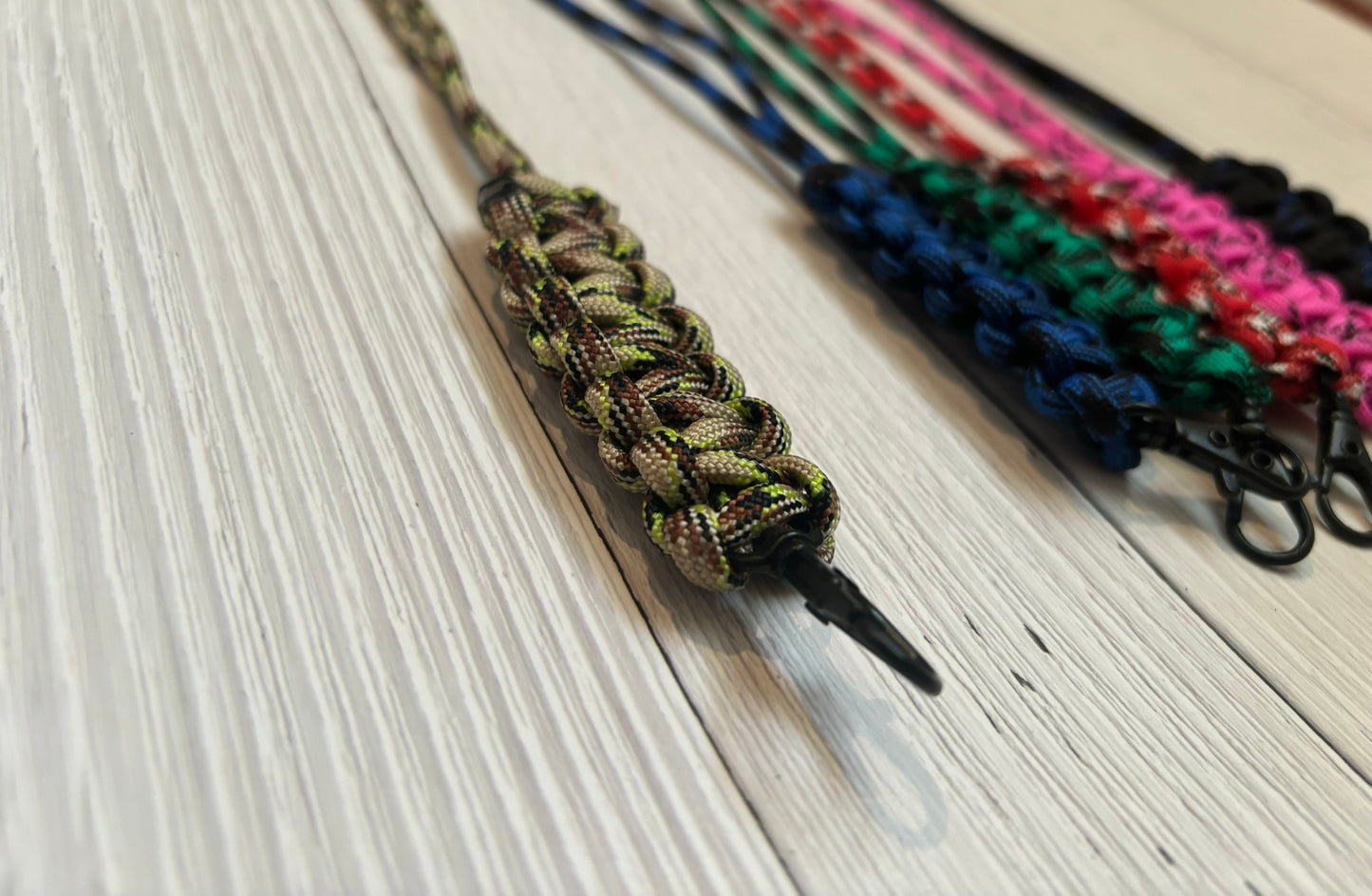 Paracord lanyard