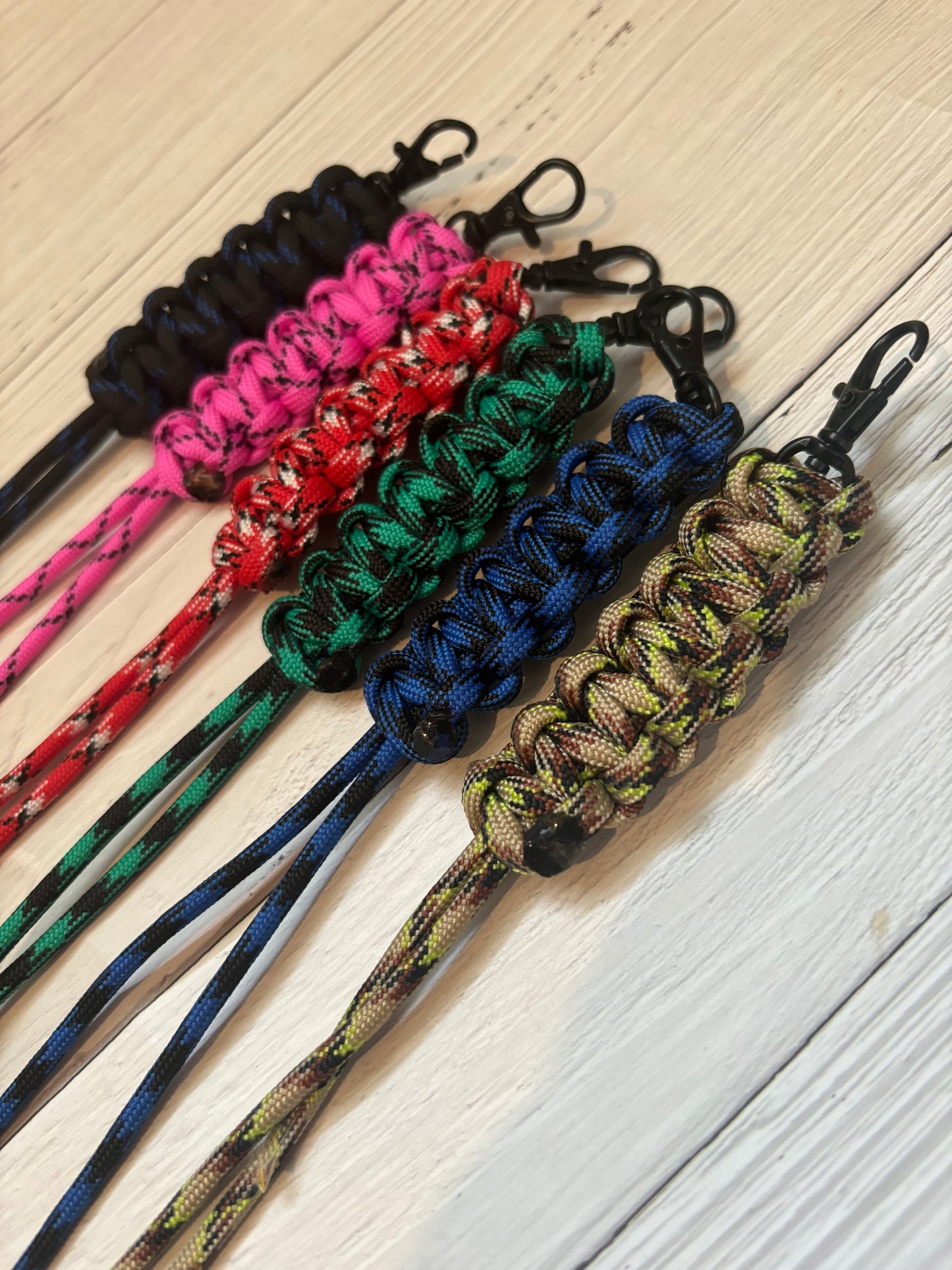 Paracord lanyard
