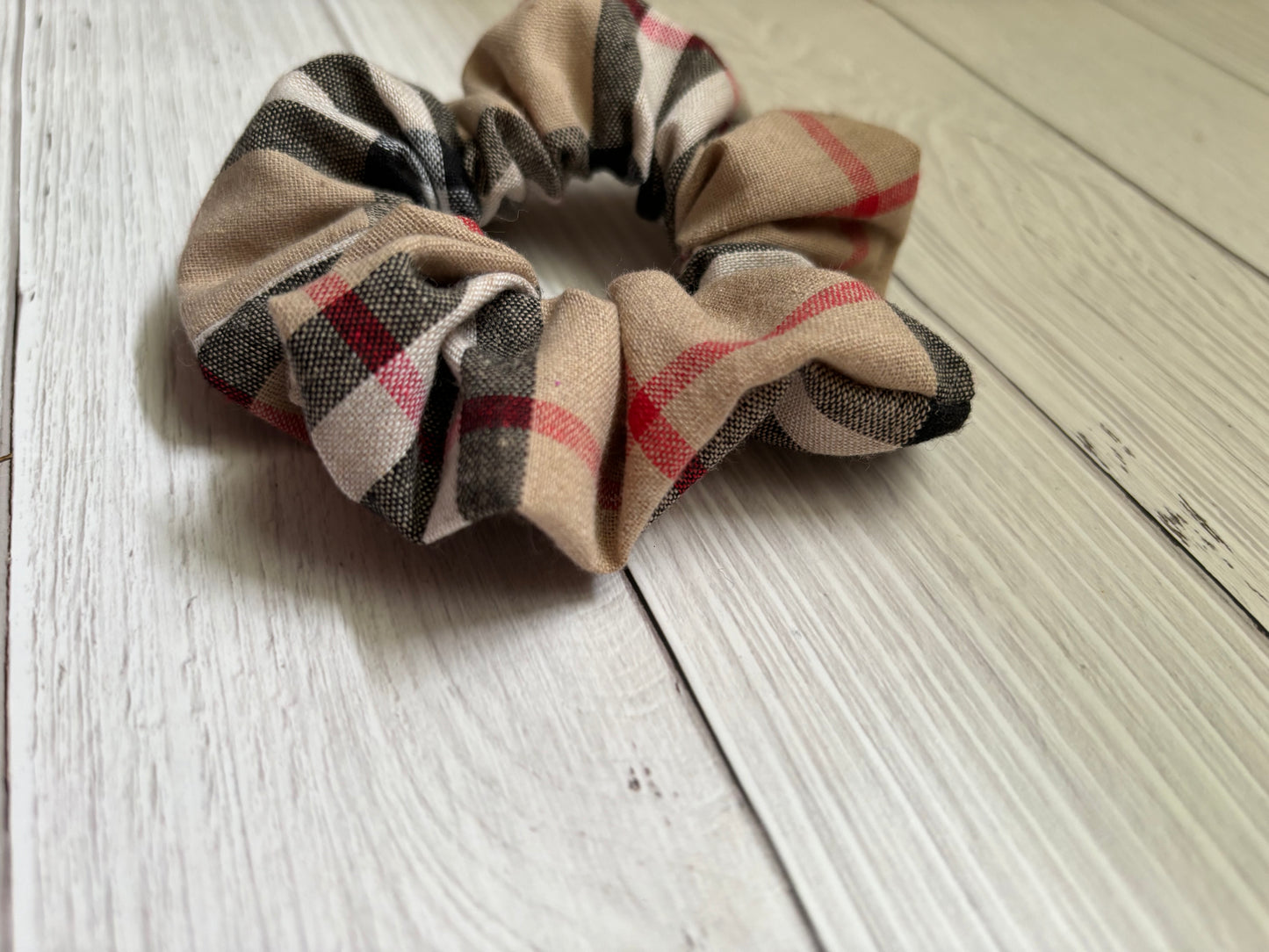 Beige tartan scrunchie, designer look, pony tail checked